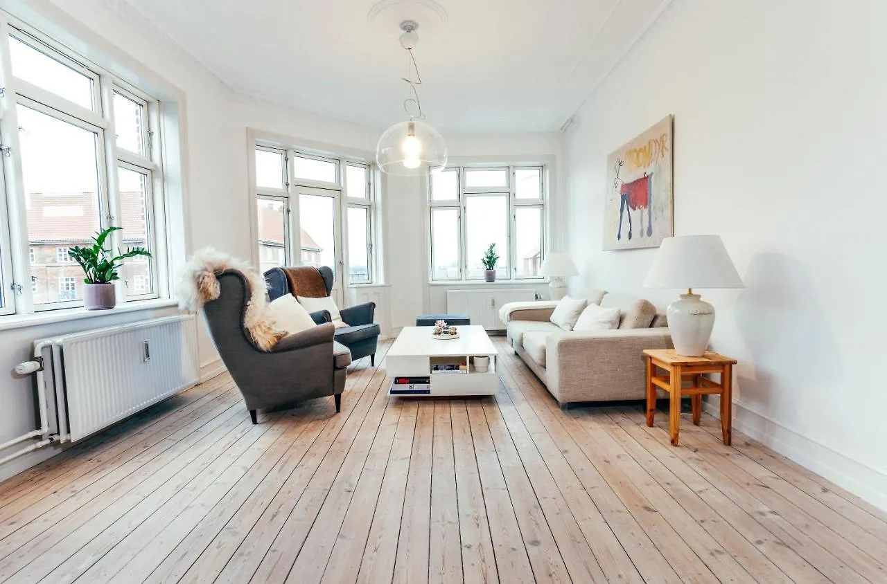 Elegant, Evocative And Cosy Home In Osterbro With A Panoramic View. Eco-Friendly. 1Km Harbour/ Beach, 3Km- City Center, 13Km-Airport. Köpenhamn 0*,  Danmark