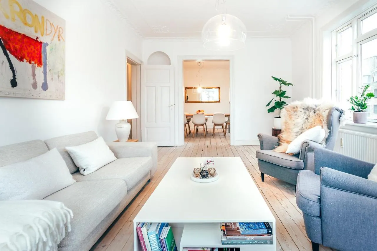 Elegant, Evocative And Cosy Home In Osterbro With A Panoramic View. Eco-Friendly. 1Km Harbour/ Beach, 3Km- City Center, 13Km-Airport. Köpenhamn
