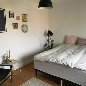 Privatunterkunft Charming Private With Private Bathroom, Kopenhagen